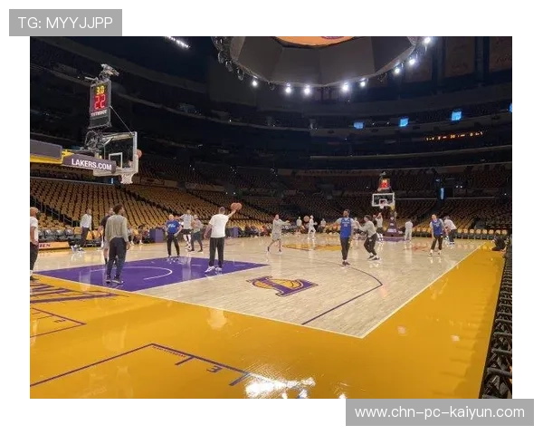 湖人主场推出中文解说服务，吸引当地亚裔社区观赛